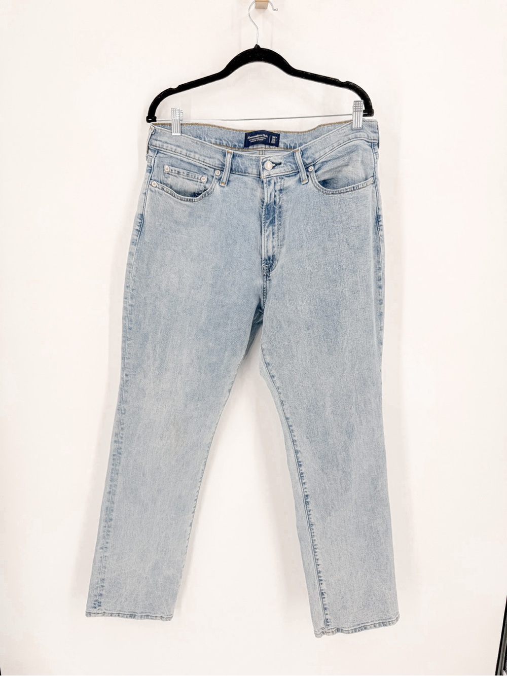 Abercrombie & Fitch Men’s Athletic Straight Jeans 34x32 Light Wash